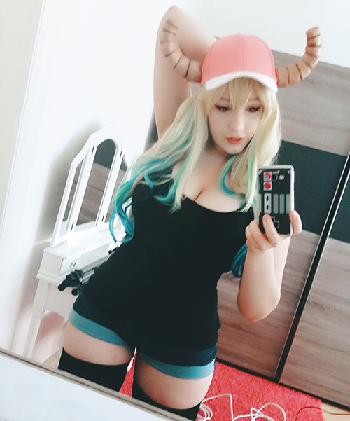 Piadn-lucoa takes a selfie(5)